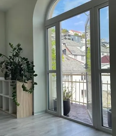 Leilighet Fjord-view Apartment, 10 Min Walk To Centrum *